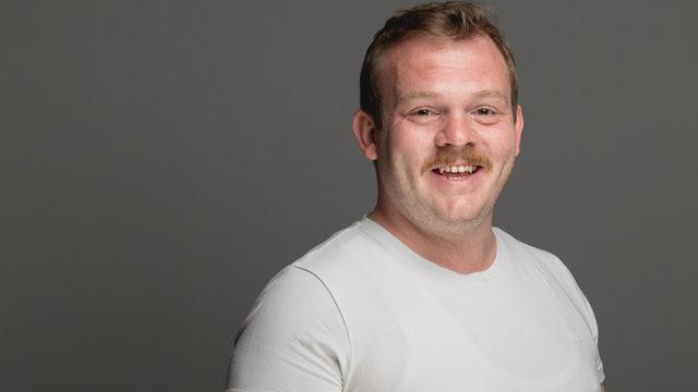 Emrah Ben kimdir, nereli? Baht Oyunu Aslan Enişte kimdir? Emrah Ben kaç yaşında?