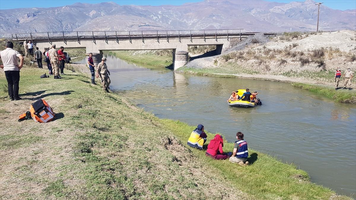 Erzincan'da balık avlamak isterken akıntıya kapılan &ccedil;ocuk boğuldu