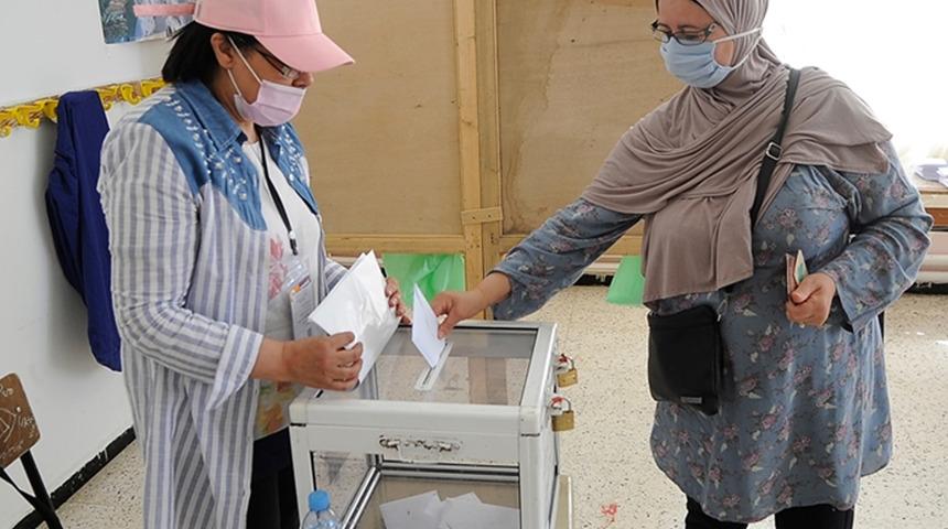 Cezayir'de genel seçimin kazananı belli oldu