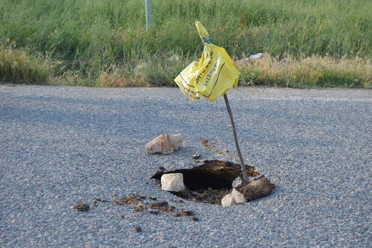 Afyonkarahisar'da etkili olan sağanak yollarda ve tarım arazilerinde hasara neden oldu G3