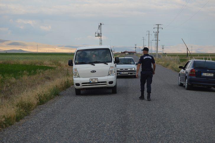 Afyonkarahisar'da etkili olan sağanak yollarda ve tarım arazilerinde hasara neden oldu G4