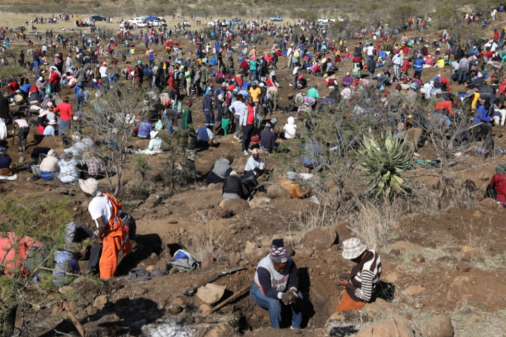 Koyunlarını otlatırken buldu! Kazmasını küreğini alan buraya koşuyor G1