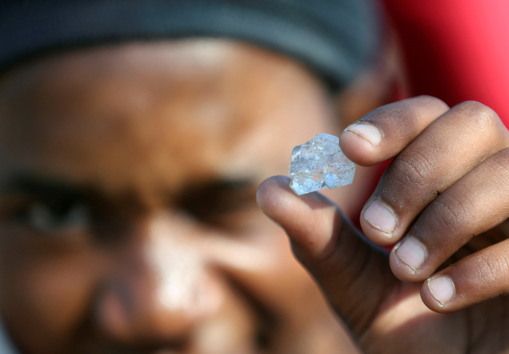 Koyunlarını otlatırken buldu! Kazmasını küreğini alan buraya koşuyor G5