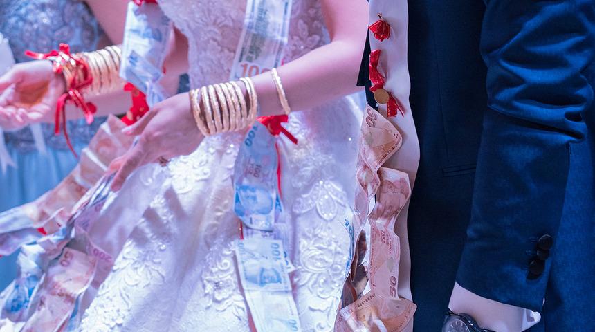 Kademeli normalleşmede yeni d&ouml;nem! Nikah ve d&uuml;ğ&uuml;nlerdeki kısıtlamalar kaldırıldı