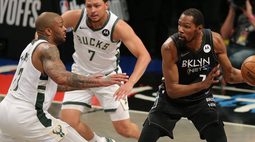 Kevin Durant'ten triple-double şov