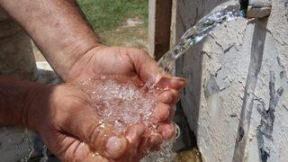 Bu çeşmeden şifa akıyor! Çevre illerden gelip şişelere dolduruyorlar