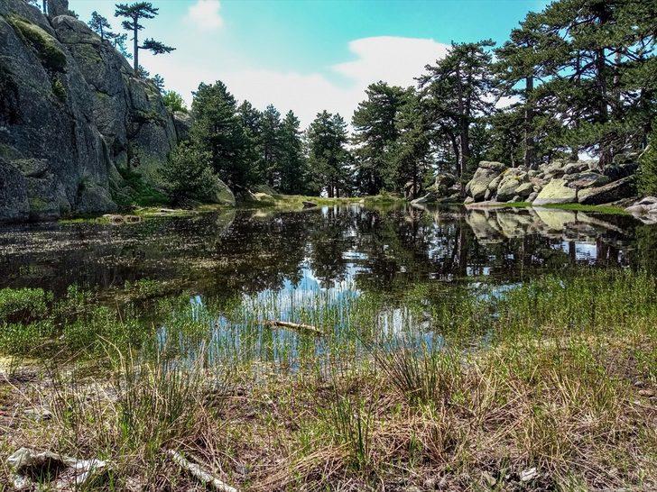 Kütahya'daki Eğrigöz Dağı'nın zirvesindeki doğal gölet keşfedilmeyi bekliyor G3