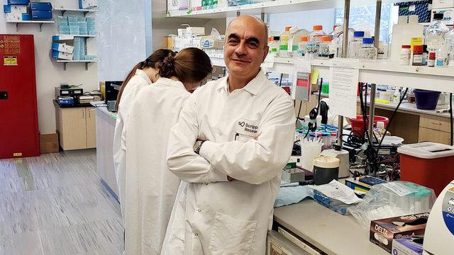 Dünyaca ünlü Türk cerrahdan önemli çalışma: Koronavirüs, HIV ile aynı özelliği gösteriyor