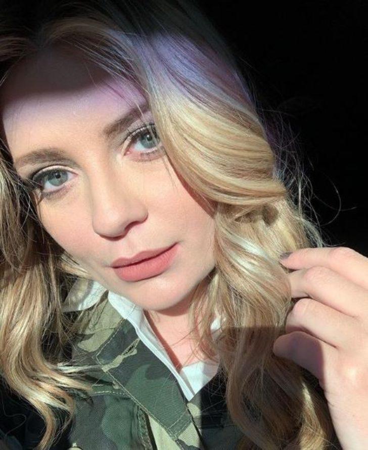 Bakire olduğu için baskı gören dünyaca ünlü oyuncudan itiraf: Sonunda biriyle birlikte oldum! G4