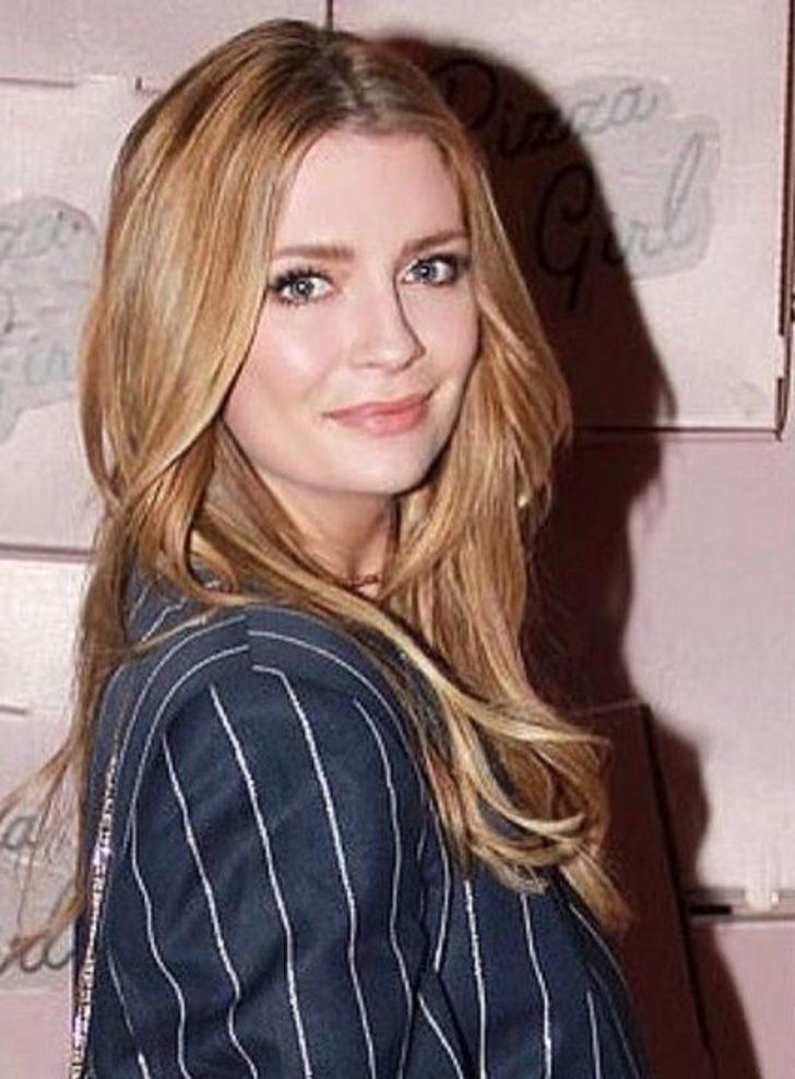 Bakire olduğu için baskı gören dünyaca ünlü oyuncudan itiraf: Sonunda biriyle birlikte oldum! G5