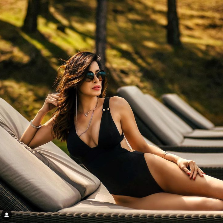 Eski Beşiktaşlı futbolcu Matteo Ferrari'nin ayrıldığı sevgilisi Aida Yespica üstsüz video paylaştı G3