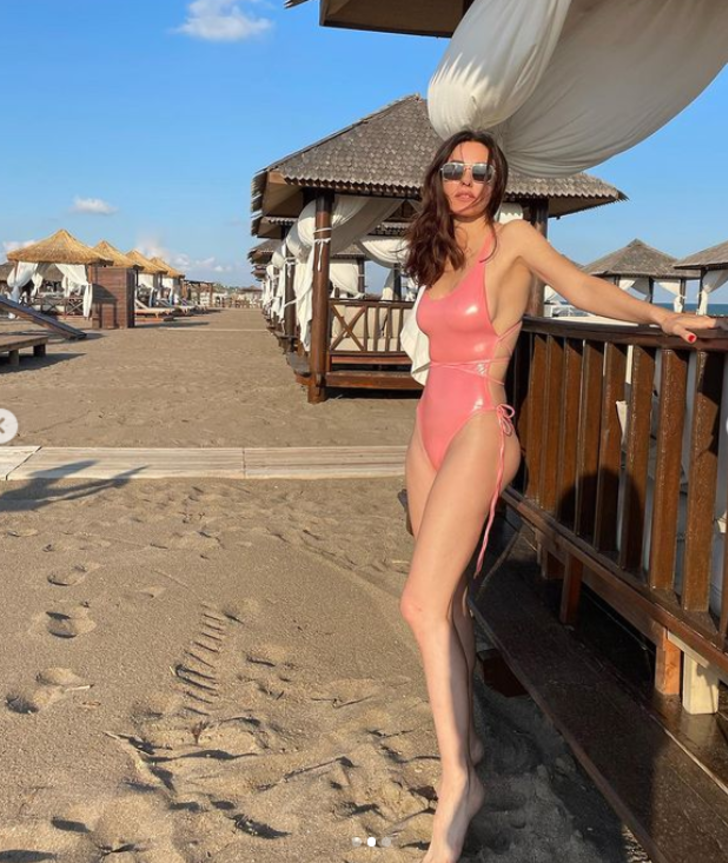 Defne Samyeli’den çok konuşulacak bikinili pozlar G5