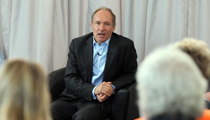 World Wide Web'in mimarı Sir Tim Berners-Lee, 'interneti' NFT olarak satıyor!