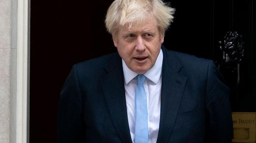 Boris Johnson'dan Sağlık Bakanı Hancock'a: Tamamen umutsuz vaka