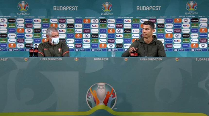 Ronaldo Coca-Cola şişelerini masadan aldı, şirketin hisseleri d&uuml;şt&uuml;