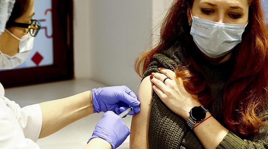 Rusya’da aşı zorunluluğuna uymayanlara ceza! Faaliyetleri 3 ay durdurulabilir