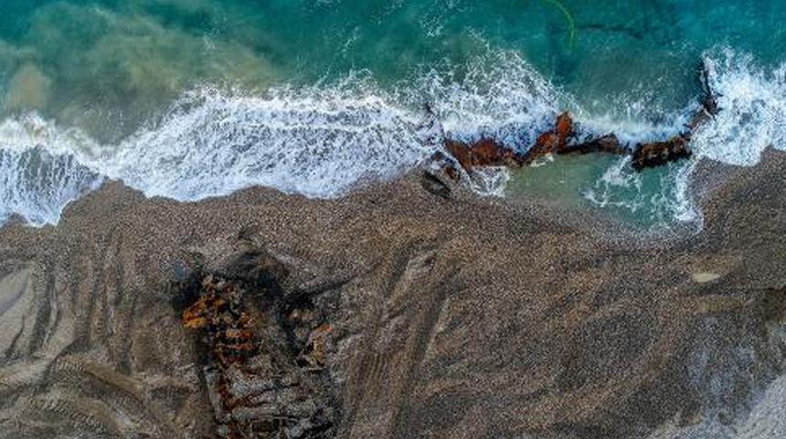83 yıl &ouml;nce batan geminin enkazı g&uuml;n y&uuml;z&uuml;ne &ccedil;ıktı