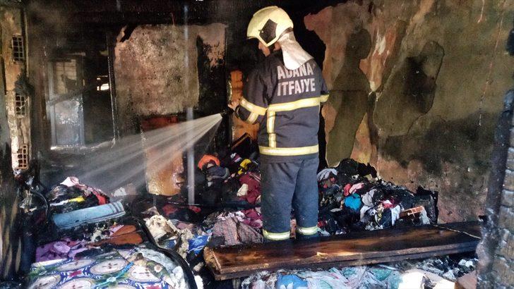 Adana'da yangın çıkan evlerinde mahsur kalan anne ve 2 çocuğunu itfaiye ekibi kurtardı G1