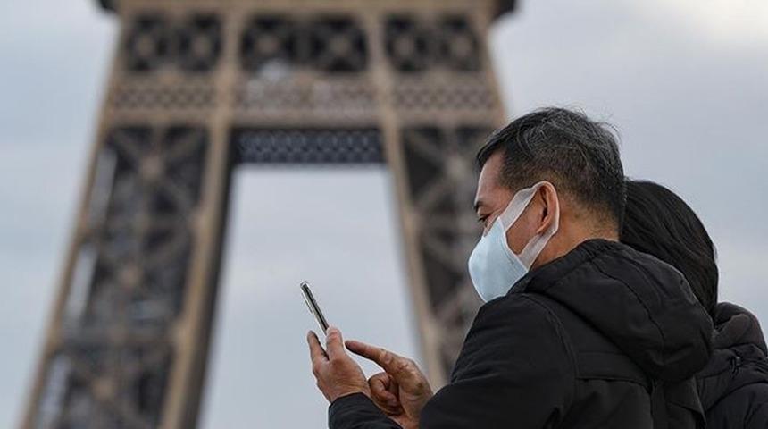 Fransa'da açık alanlarda maske zorunluluğu yarın kalkıyor