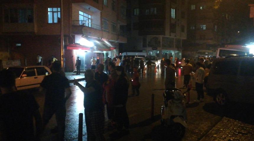 Öfkeli koca mahalleyi ayağa kaldırdı! Eşi ve çocukları son anda kurtuldu