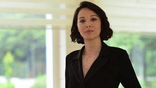 Maraşlı'nın güzel avukatı Burcu Karakaya'nın on parmağında on marifet