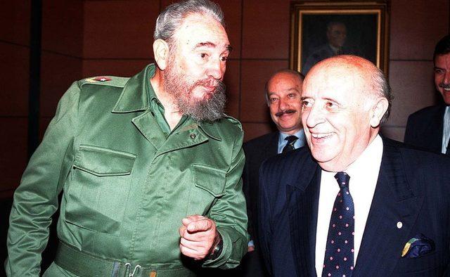 Demirel 1999'da Küba lideri Fidel Castro ile görüşmüştü