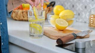 Detoks nedir, nasıl yapılır? İçtiğiniz suyun PH seviyesi bile etki ediyor