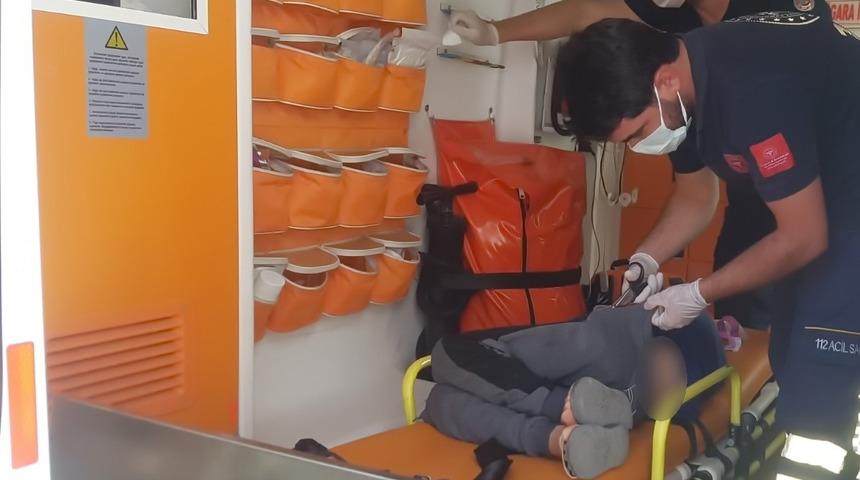 Kalçasına demir parçası battı! Hastaneye kaldırıldı