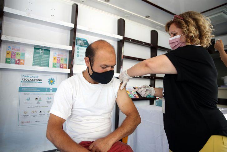 Aydın'da mobil aşı tırıyla randevusuz aşı uygulamasına yoğun ilgi G1