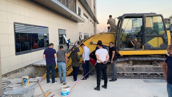 Şanlıurfa'da kayan toprağın altında kalan 2 işçi kurtarıldı G1