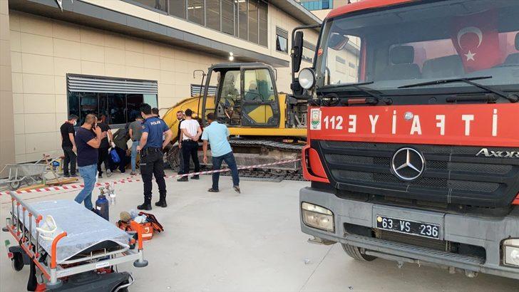 Şanlıurfa'da kayan toprağın altında kalan 2 işçi kurtarıldı G2