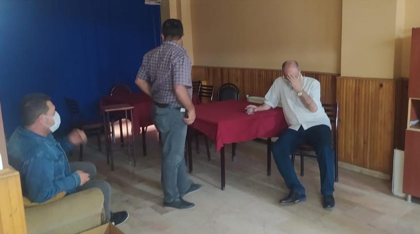 Tekirdağ'da kısıtlama saatinde a&ccedil;ık tutulan iş yerlerindeki 42 kişiye 165 bin lira ceza uygulandı