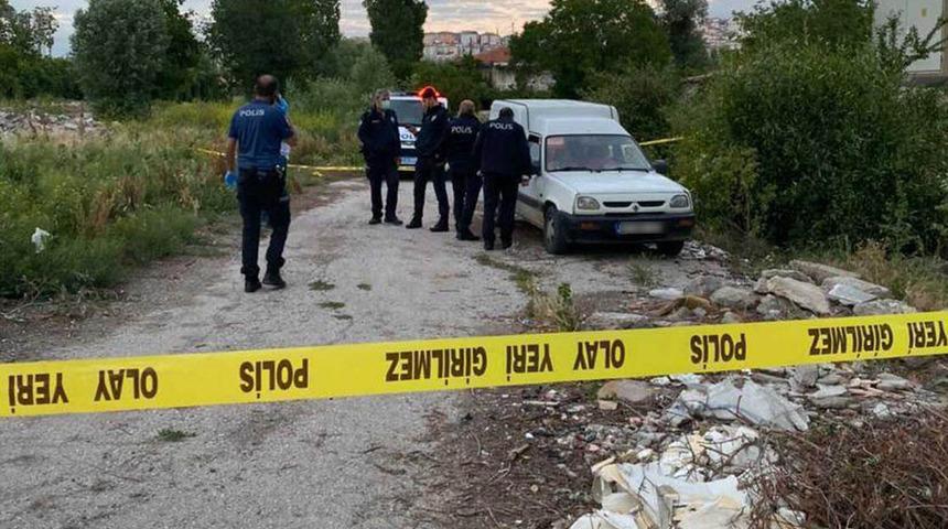 Park halindeki araçta cansız bedeni bulundu