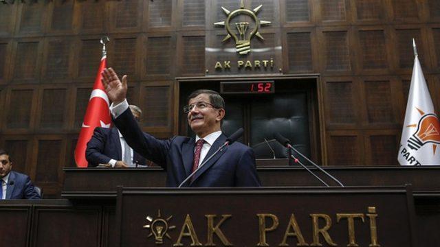 Davutoğlu, AKP'nin bir grup toplantısında