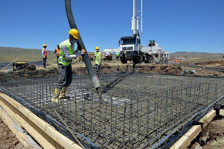Bingöl depreminden etkilenen Erzurum’da depremzedeler için yapılacak 575 konutun temeli atıldı G1