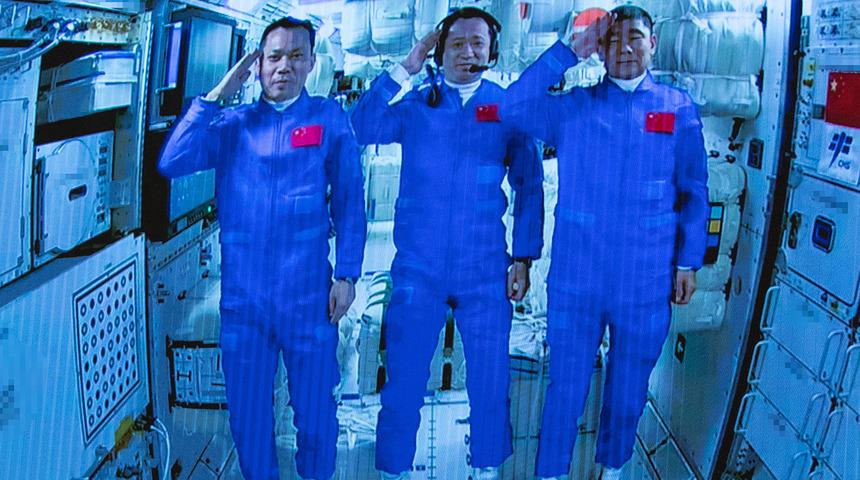 Çin Devlet Başkanı Şi Cinping'den 3 astronota tebrik