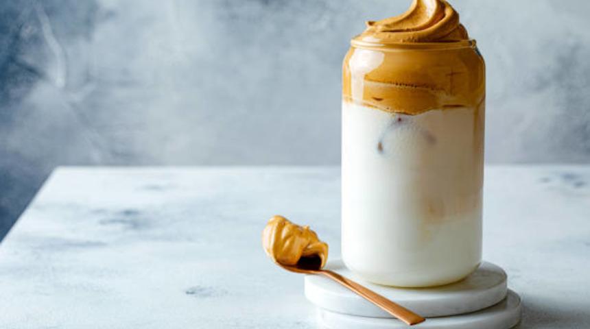 Sıcak havaların serinleten lezzeti: Dalgona kahvesi