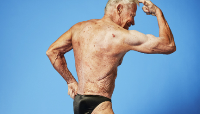 Dünyanın en yaşlı profesyonel vücut geliştiricisi seçilerek Guinness Dünya Rekorları’na girdi