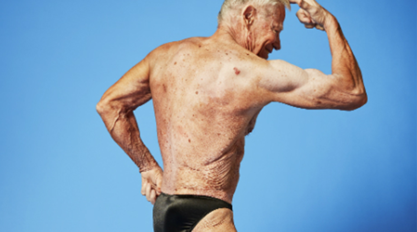 Dünyanın en yaşlı profesyonel vücut geliştiricisi seçilerek Guinness Dünya Rekorları’na girdi