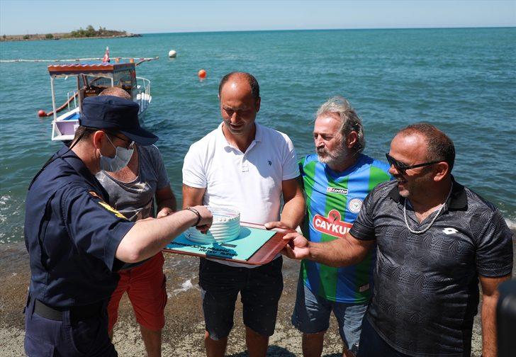Plaj işletmecileri, Sahil Güvenliğin 39. yaşını sahte ihbarla çağırdıkları kurum personeline sürpriz yaparak kutladı G3