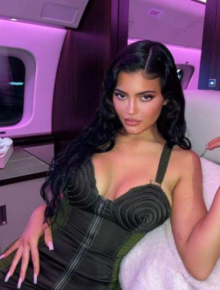 Kylie Jenner açık açık söyledi: Öpüşme sırasında... G1