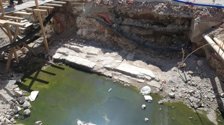 Alt yapı çalışmaları sırasında izine daha önce rastlanmayan 300 yıllık bedesten bulundu