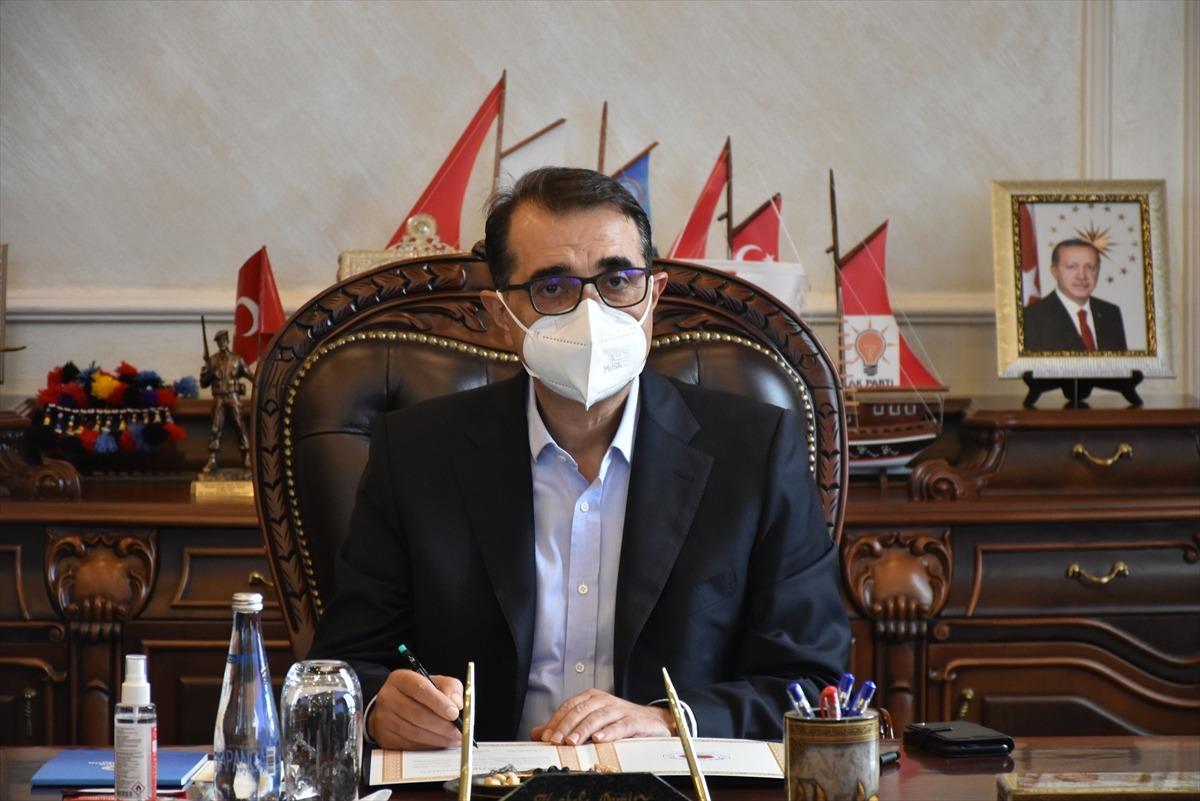 Enerji ve Tabii Kaynaklar Bakanı Fatih D&ouml;nmez, Samsun B&uuml;y&uuml;kşehir Belediyesini ziyaret etti