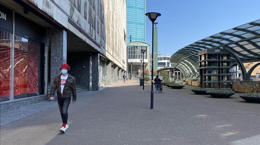 Tarih verildi! Hollanda'da kapalı alanlarda maske zorunluluğu kaldırılıyor