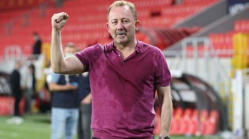 Beşiktaş'ta Ahmet Nur Çebi ile Sergen Yalçın bir araya geliyor