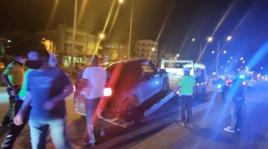 Trafikte makas atarken kendisini uyaran otomobile 16 el ateş etti: 1 yaralı