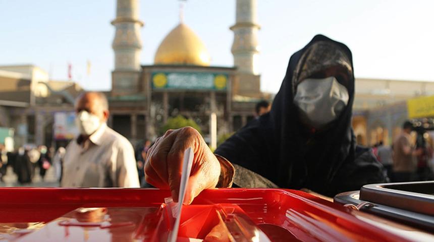 İran'da 13. Cumhurbaşkanlığı Se&ccedil;imleri'nde oy verme işlemi sona erdi