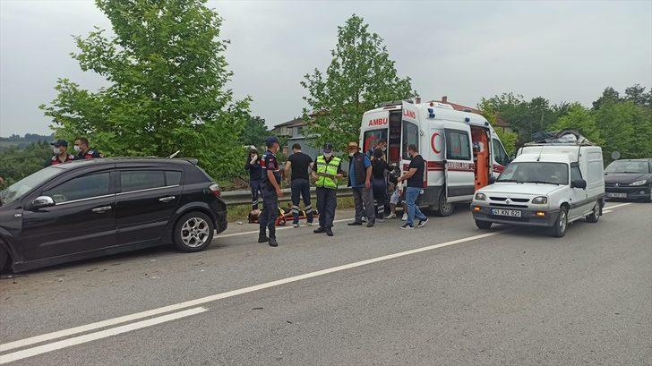 Kocaeli'de kamyonet ile otomobil çarpıştı: 5 yaralı G1