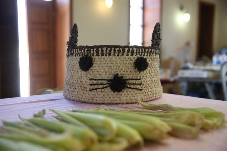 Hatay'da mısır yaprakları, kadınların elinde çanta, ekmek sepeti ve nihaleye dönüşüyor G5