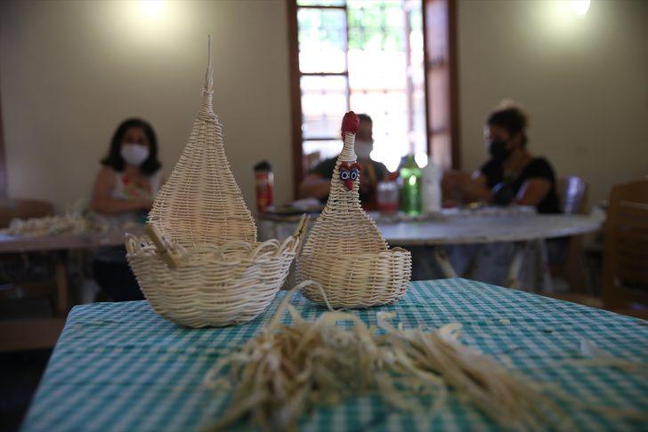Hatay'da mısır yaprakları, kadınların elinde çanta, ekmek sepeti ve nihaleye dönüşüyor G2